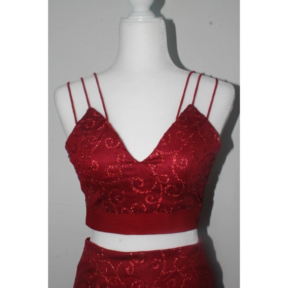 Two Piece Spaghetti Strap Top and Pencil Skirt Set - Picture 4 of 8